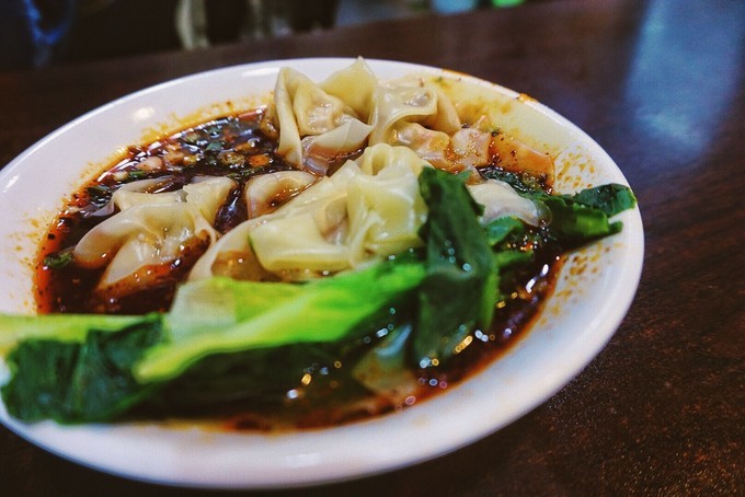 重庆是个美丽的山城,重庆去感受你走过的路