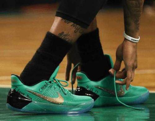 迷信超巨为球鞋开光施法：詹姆斯魔咒最复杂韦少秘密最动人