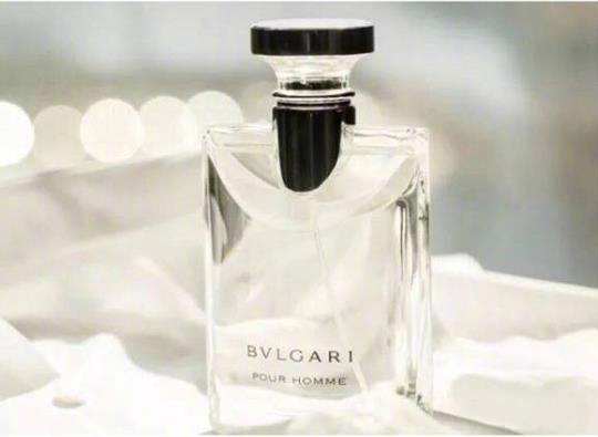 最有男人味淡香的香水推荐,闻香识女人里提到的香水