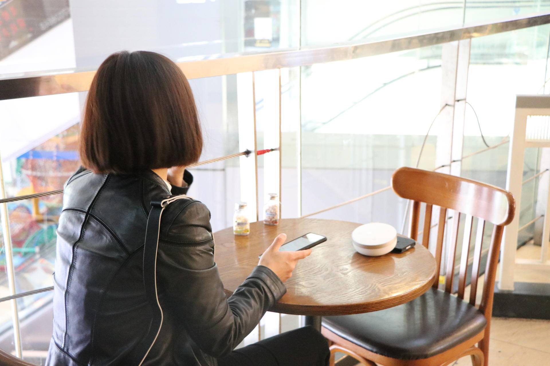 谷歌智能音箱homemini,谷歌家庭智能音箱