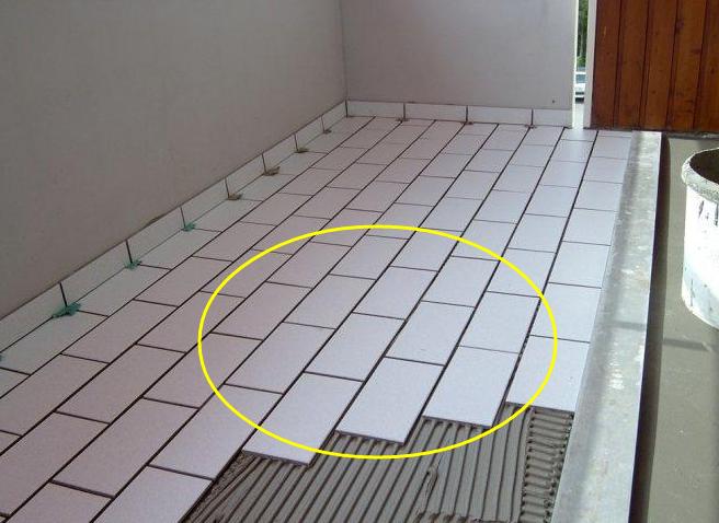 德国瓦工都这样铺地砖，几十年不出问题，我国师傅要学的还很多！