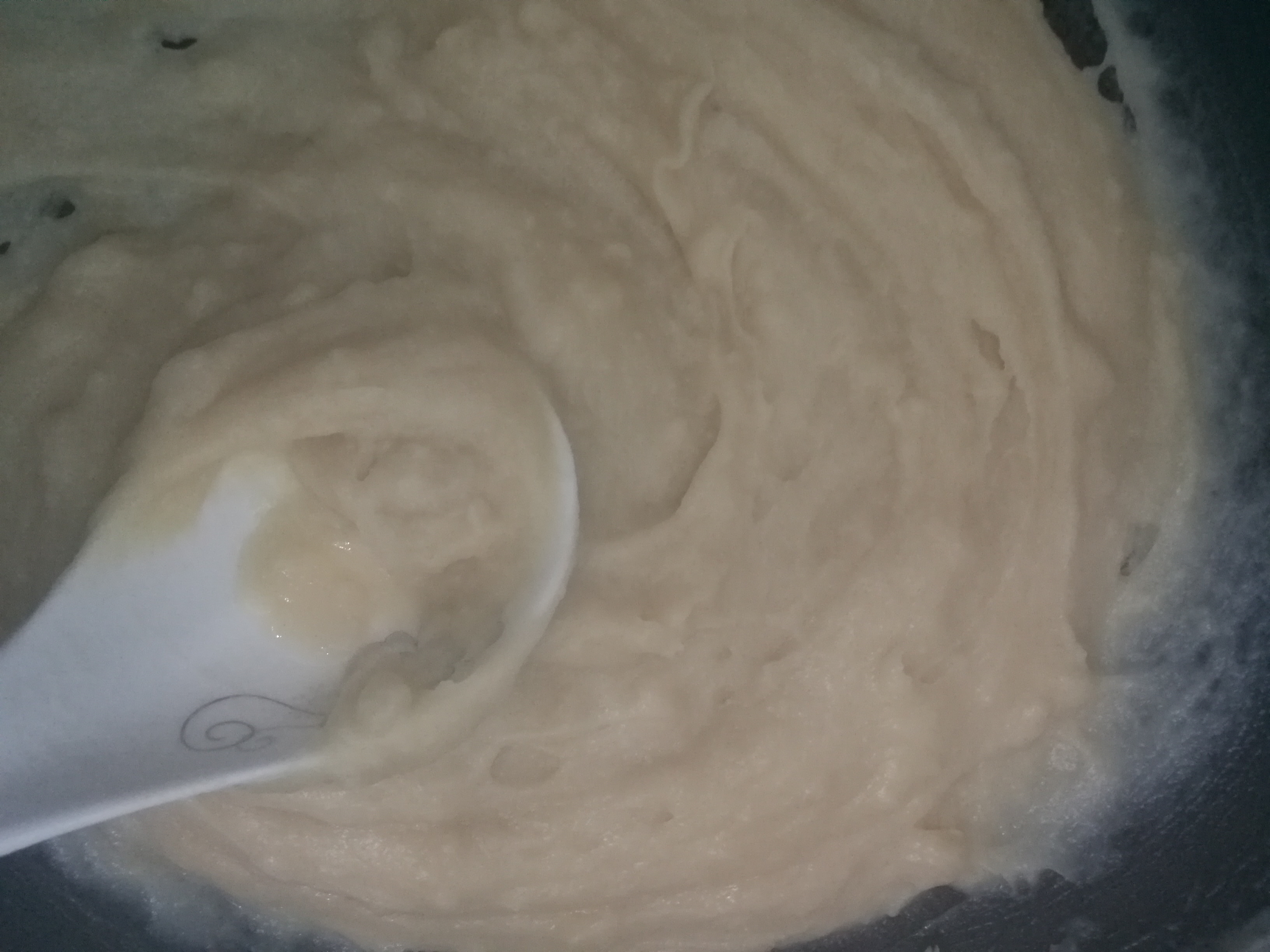 怎样制作豌豆凉粉更有筋道而好吃,自己在家做爽口筋道的豌豆凉粉儿