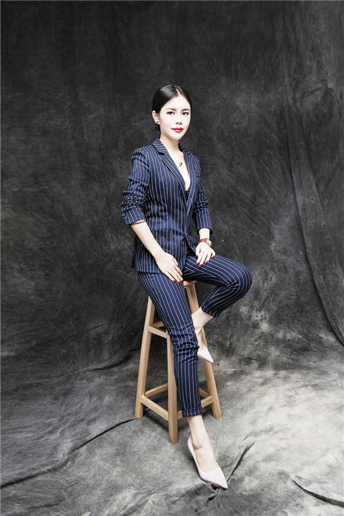 朋友圈卖面膜,在朋友圈卖产品的女人