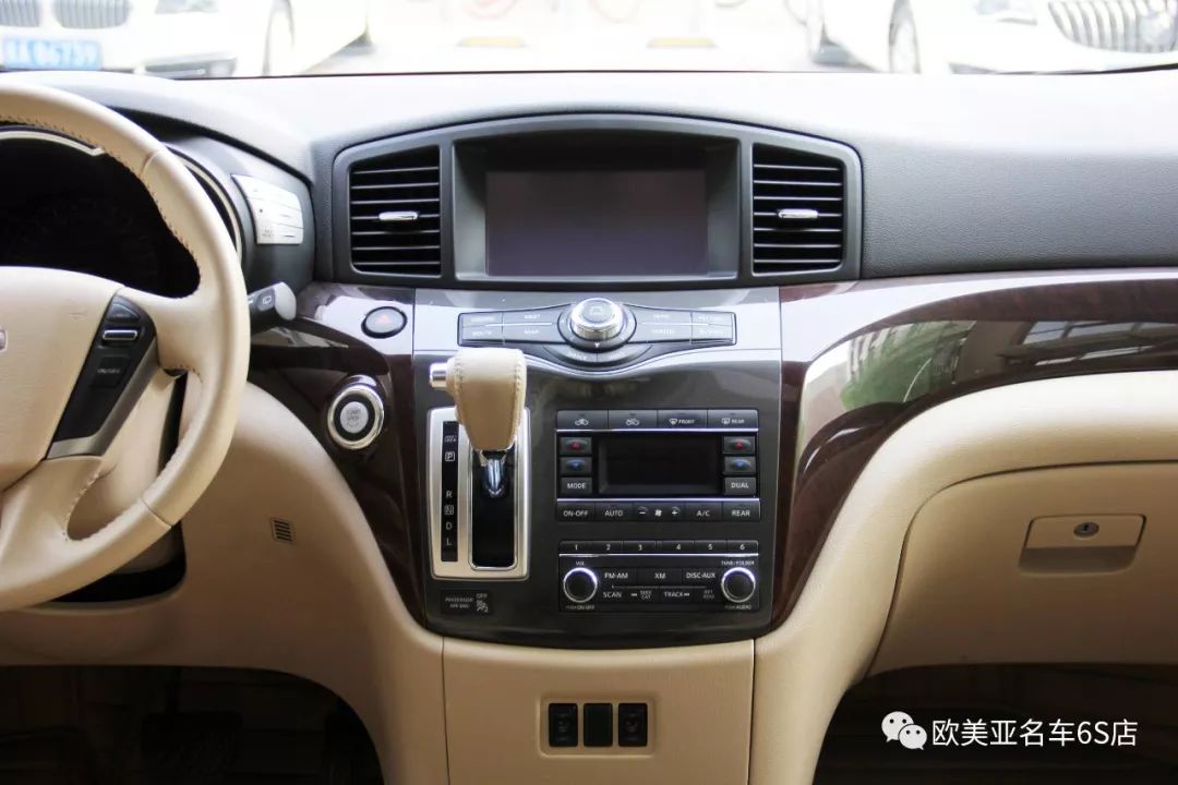 40万的保姆车,明星保姆商务车七座多少钱