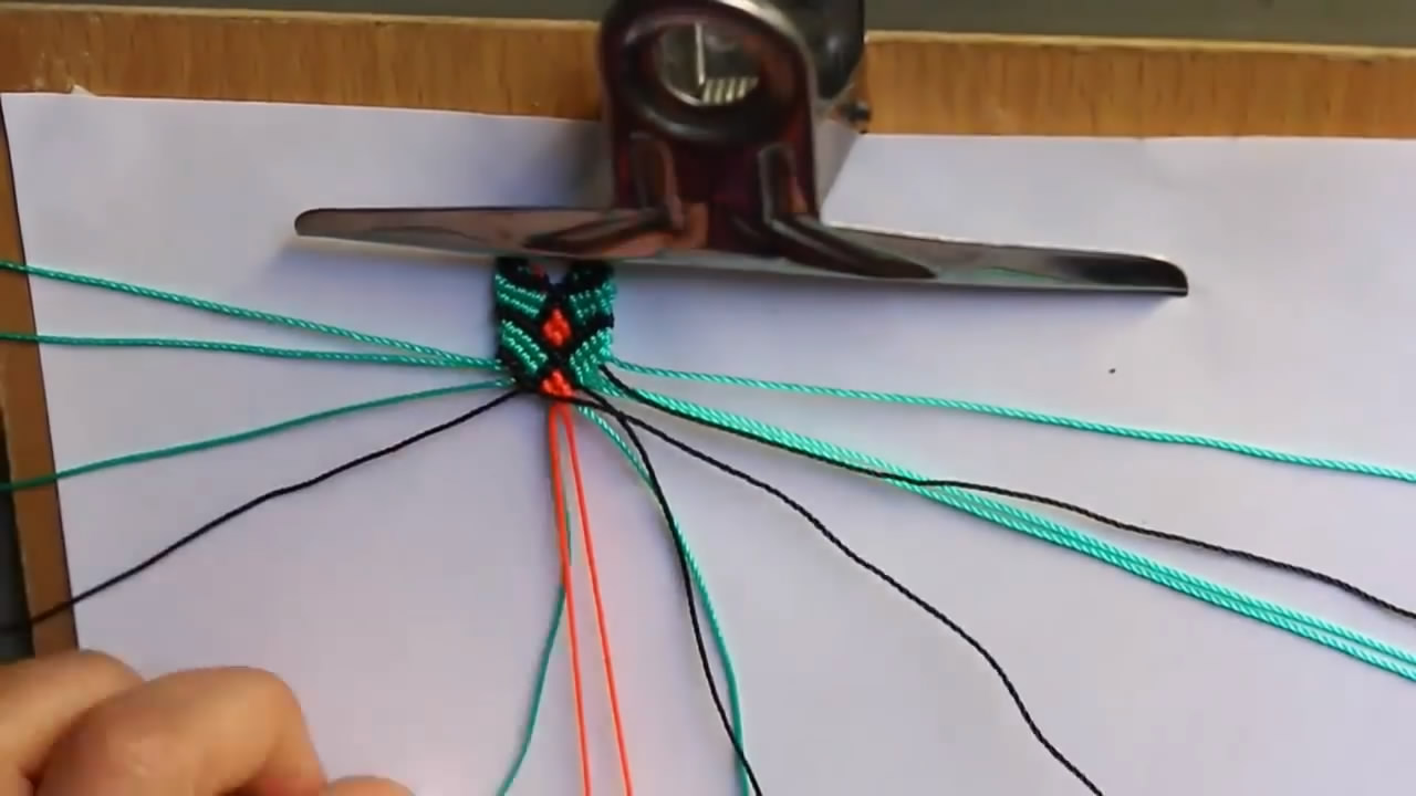 银珠子手链编织女款2022年新款,72号玉线手链简单编织方法大全