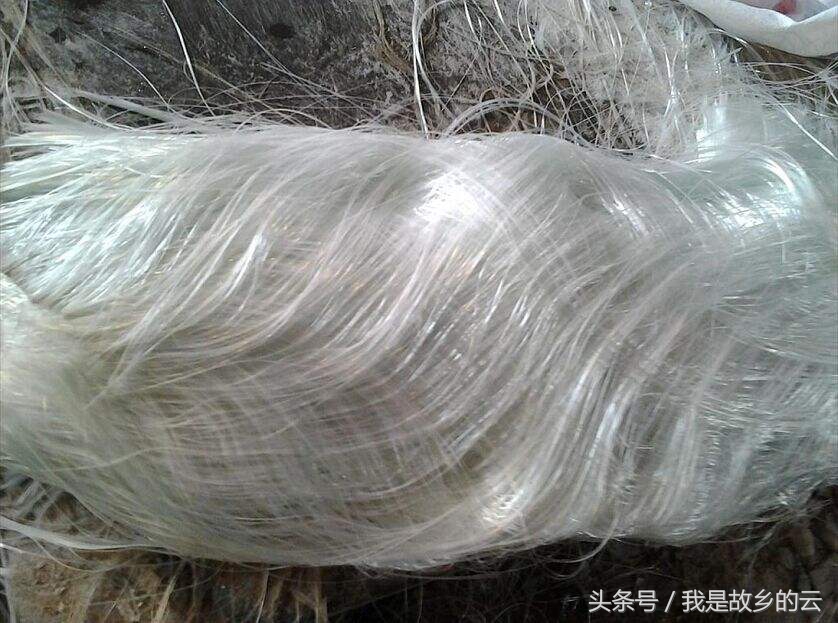 爱车的排气筒里出现“头发”不要怕，这是玻璃纤维