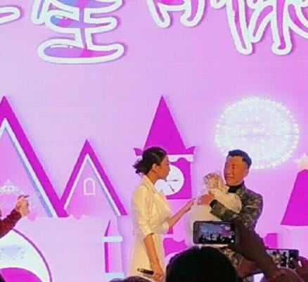 孙红雷为女儿举办百日宴盘点明星孩子奢华百日宴
