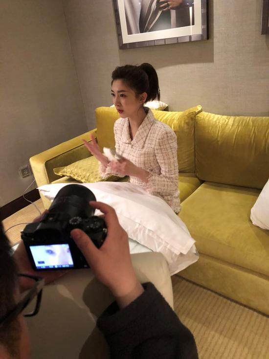 范冰冰林允美白,范冰冰敷面膜游泳