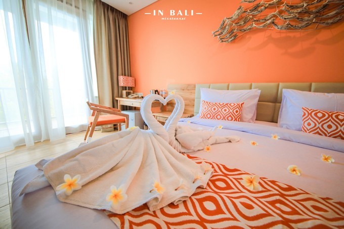 蓝梦岛海上浮台浮潜,蓝梦岛香蕉船滑水道浮潜视频