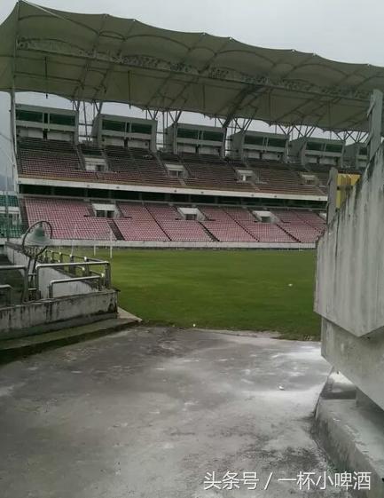 成都专业足球场设计方案,成都专业足球场有多少座位