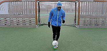 左右脚平衡训练方法,踢球左右脚平衡