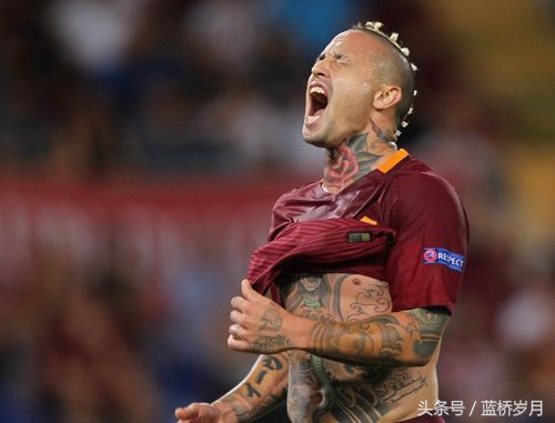 他们满身纹身凸起是因为什么,满身纹身的足球运动员长头发
