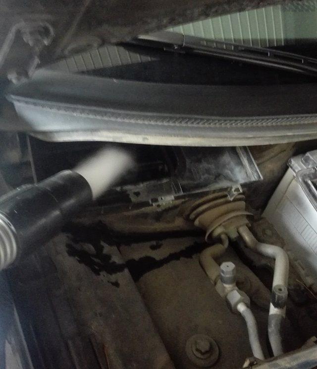 奔驰原厂空调系统清洗,奔驰汽车春季空调清洗