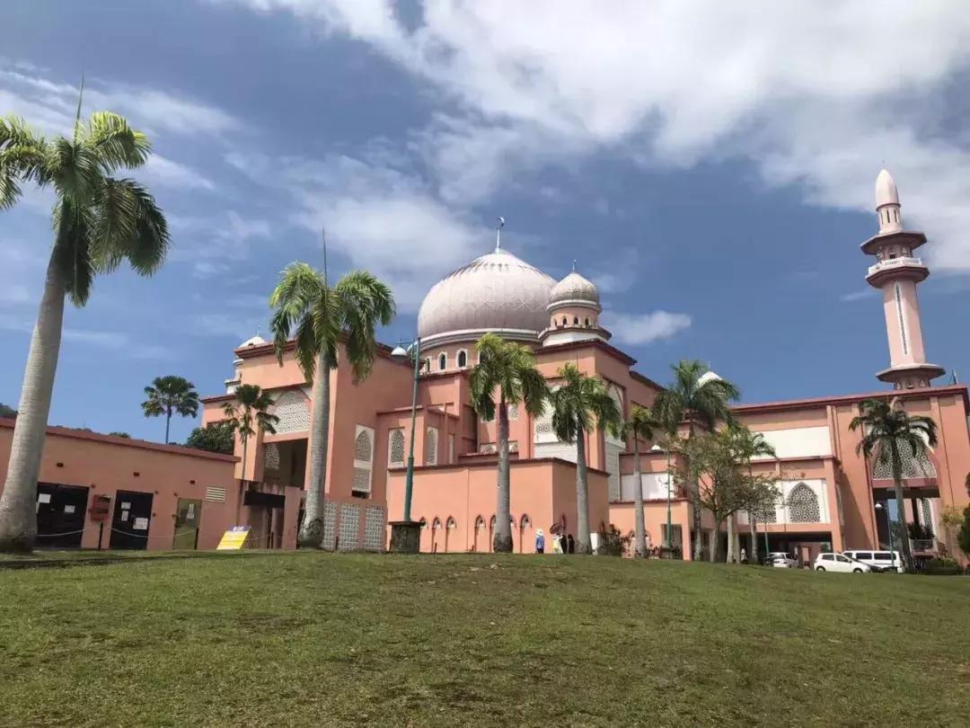 仙本那和印度尼西亚潜水哪个更好,仙本那彩湖潜水度假村多少钱一天