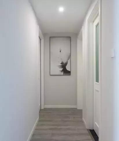 一字走廊改造,出门就是过道式走廊如何改造