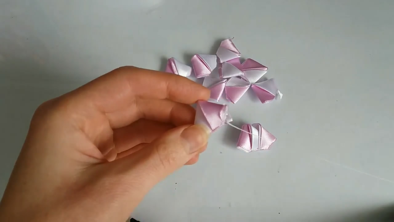 丝带发卡制作diy新年,手工丝带发卡制作教程蝴蝶结