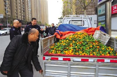 在县城开着小货车卖水果真实情况,小货车卖水果的真实经历