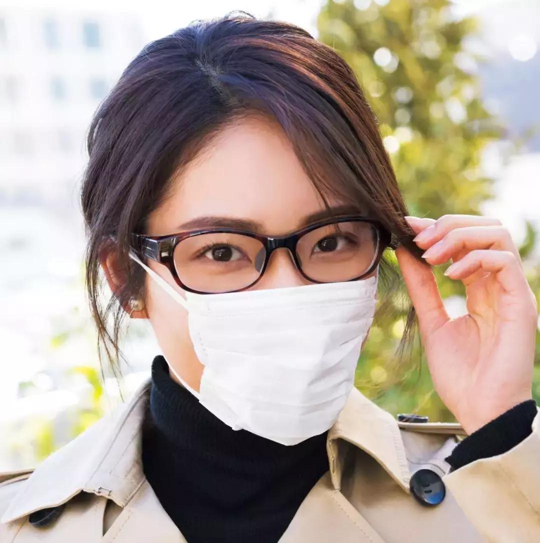 口罩眼镜装扮,口罩眼镜妆容教程