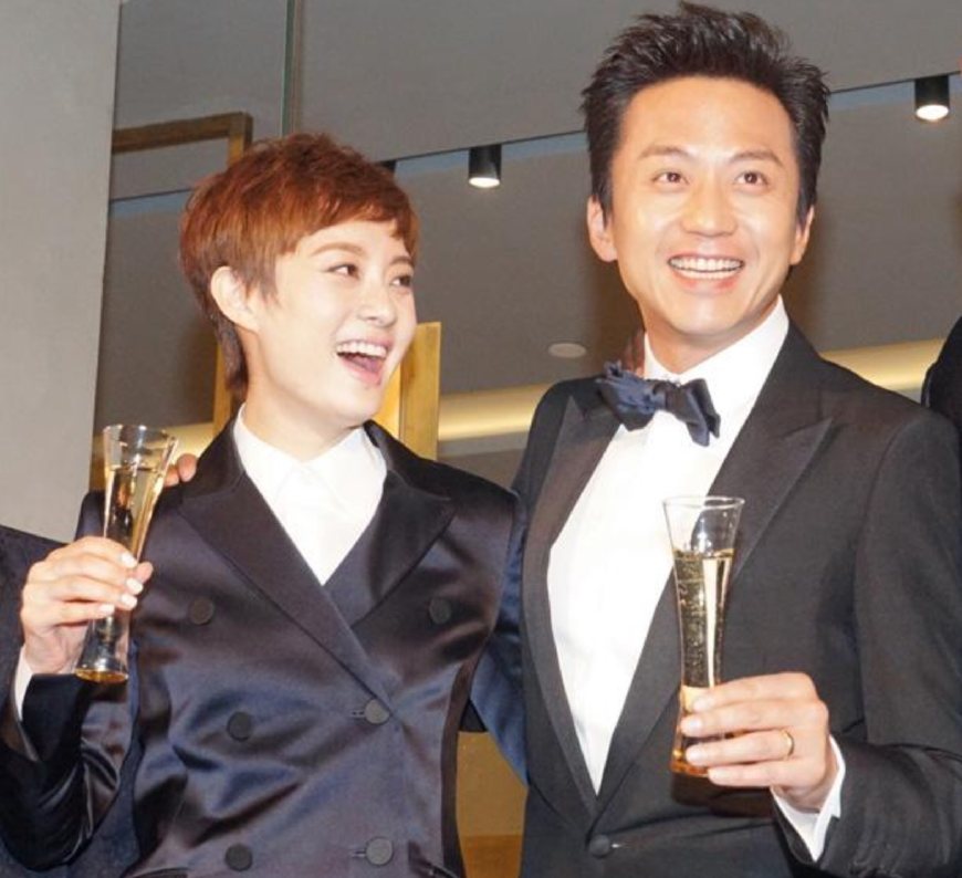 井柏然倪妮甜蜜情侣装,最喜欢哪位明星的穿搭风格