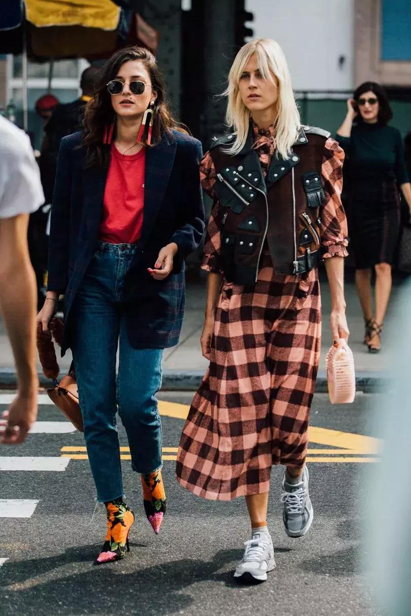 春夏小白鞋新款2022爆款百搭,百搭厚底小白鞋春夏