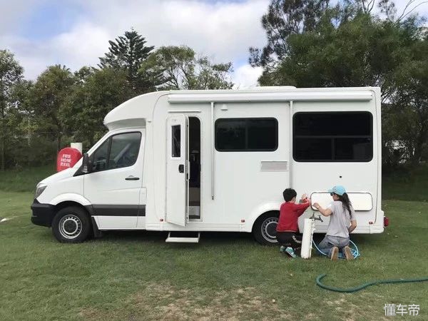 房车自驾游各国的真实生活,自驾环游世界的房车有多漂亮