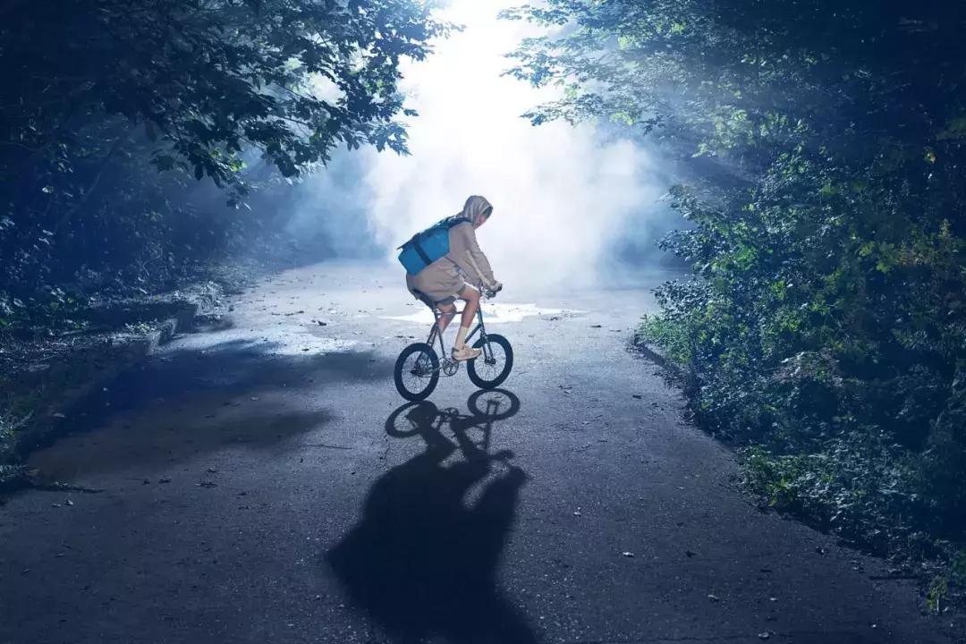 与HerschelSupply联名实属不易，但这个中国品牌做到了