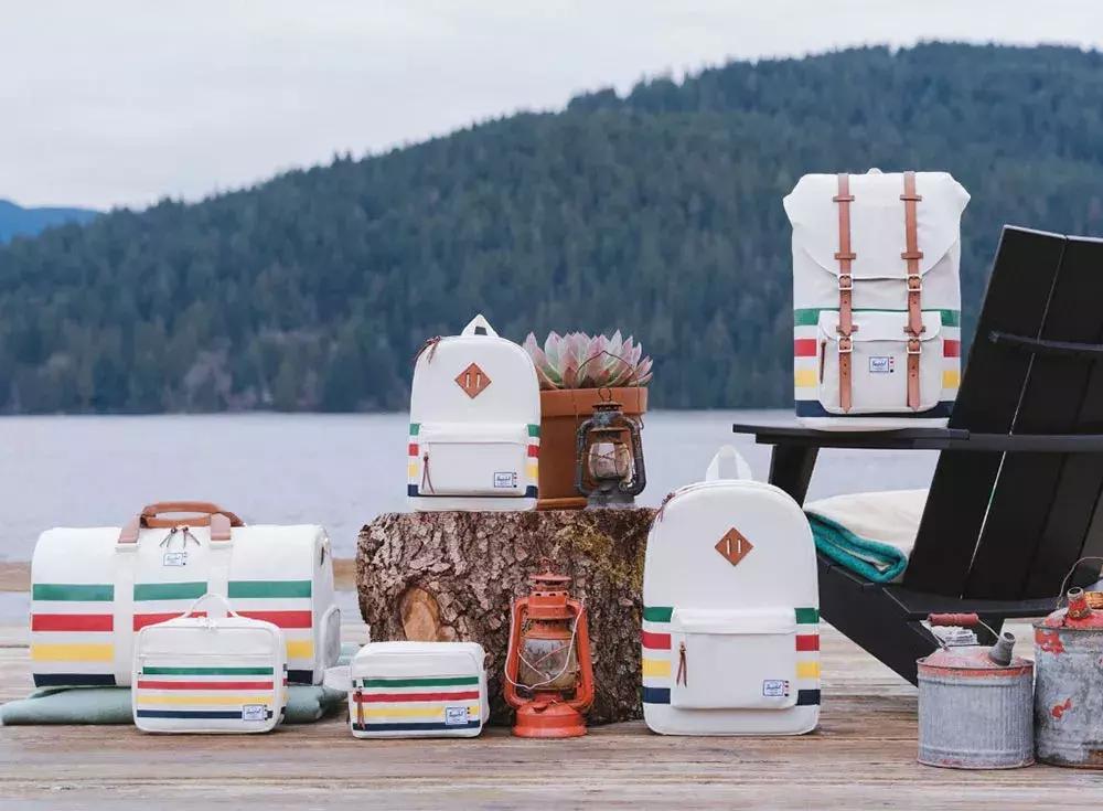 与HerschelSupply联名实属不易，但这个中国品牌做到了