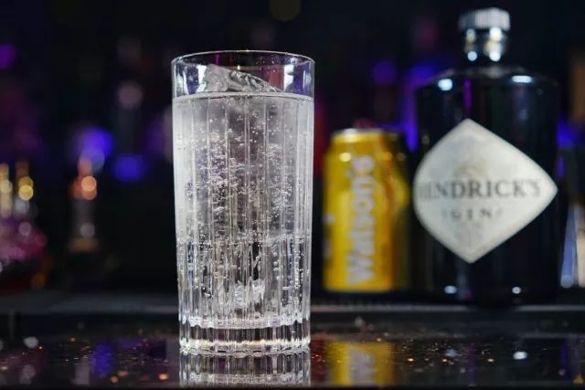 揭秘“X”餐吧，不仅美食份量MAX，鸡尾酒还花样百出！