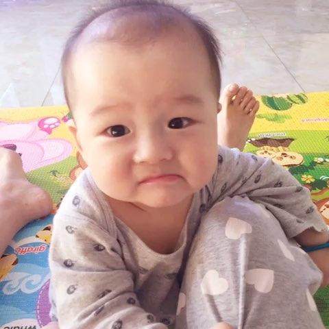 三个月的宝宝吐奶要怎么解决,三个月的宝宝吐奶严重怎么办