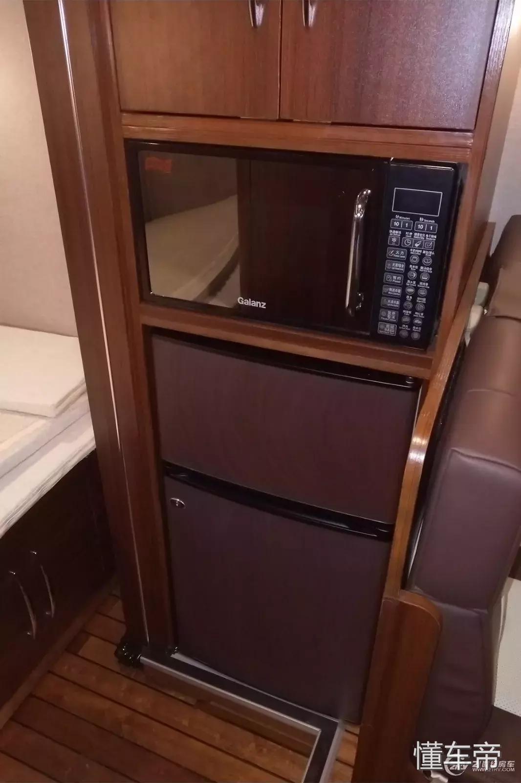 一辆保时捷大约值多少钱,一辆保时捷跑车多少钱