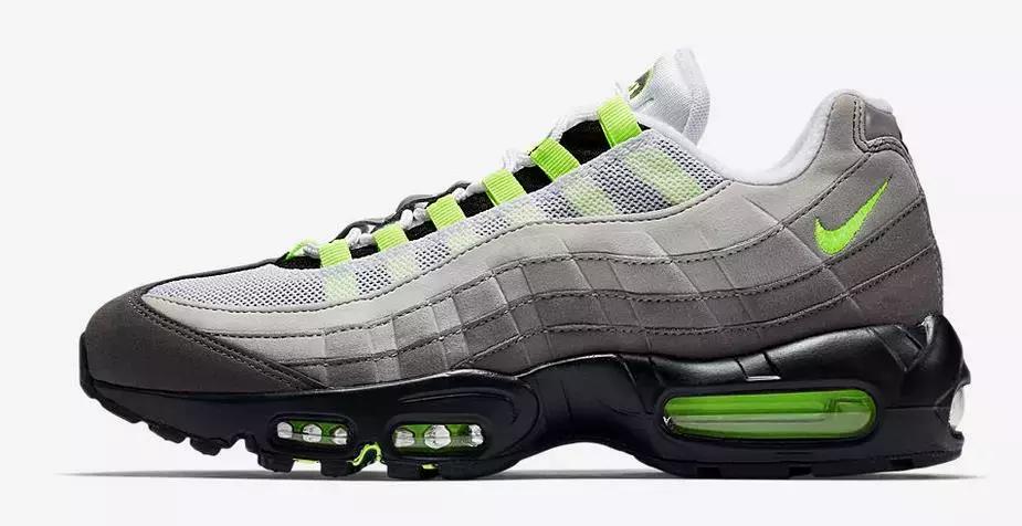 劲话论第四期丨成都sneaker都表白的耐克新鞋，自带增高效果？