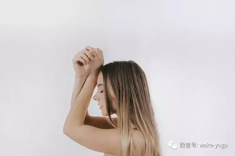 为什么女生会一起来大姨妈,为什么女性在一起姨妈会同时来
