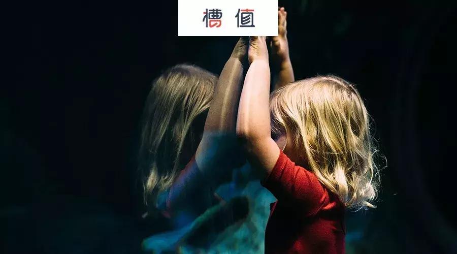 无知家长给孩子生吃蝌蚪,幼童被喂活蝌蚪民间偏方不可取