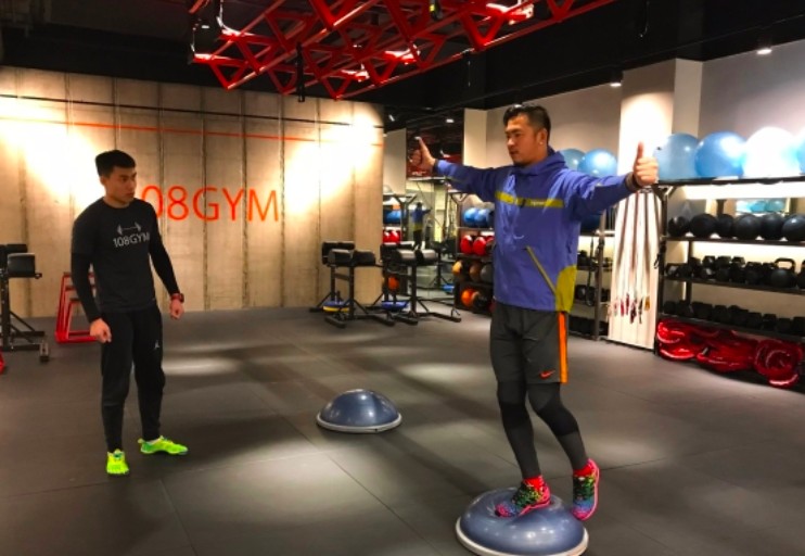 国足门将三连扑点球集锦,中国点球扑救成功率最高的门将