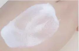 买的安耐晒怎么特别稠,安耐晒怎么不是白色的而是透明的