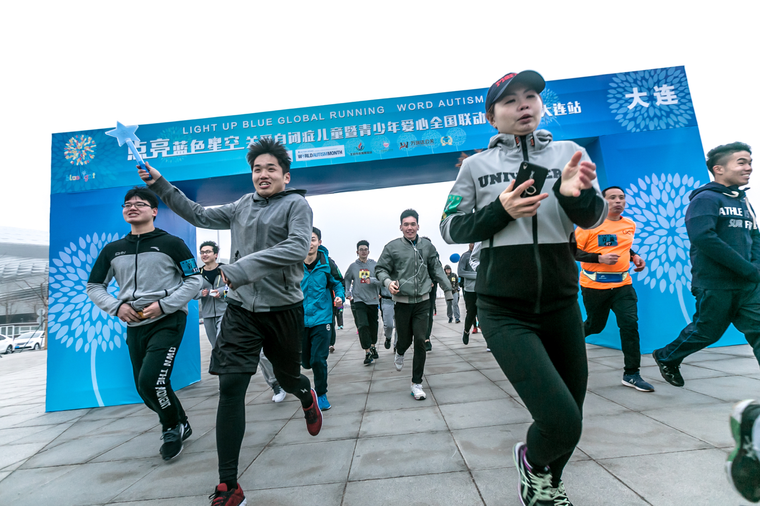 奔跑，沿着爱的方向