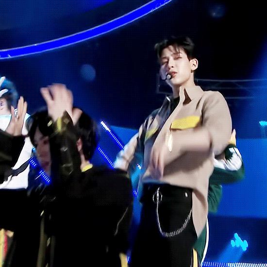 大型粉丝求黑活动，只为让他留在我们身边！