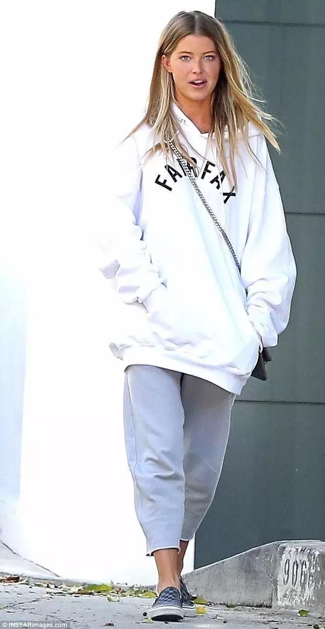 贾斯汀比伯前任赛琳娜,傻脸娜和贾斯汀比伯以前在一起