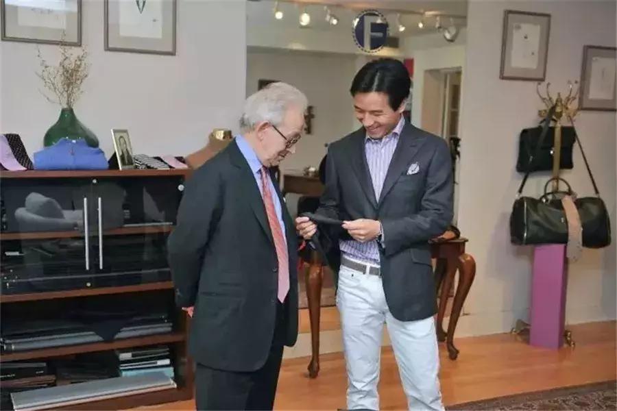 保时捷让人着迷,西装革履保时捷