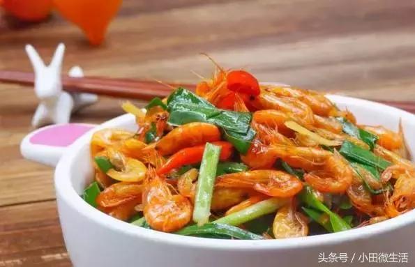 徐州好吃的辣子鸡和韭菜炒河虾,韭菜炒河虾这样做的河虾香辣有味