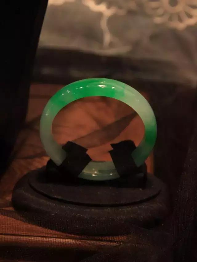 最美的翡翠玉手镯,最美玉手镯各种款式