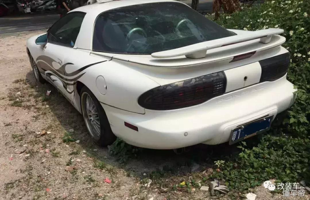 当年价值百万的凌志LS400被黄标报废，场面真是太残忍了！