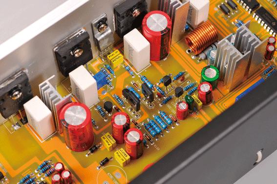 平凡外观下的高技术：ADVANCEDAudioAcousticsD2000合并功放