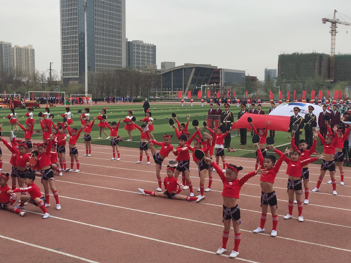 小学生运动会的童趣,有趣的运动会一年级小学生