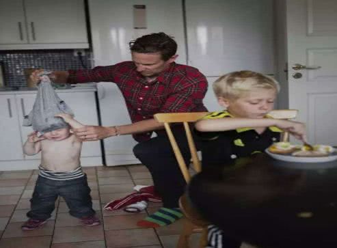 谁在劝我生二胎,谁再逼我生二胎我就跟谁急表情包