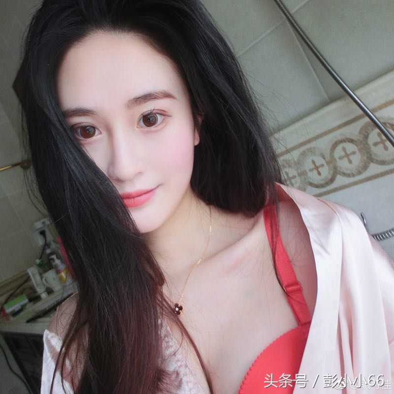 你好，你胸部外扩吗？