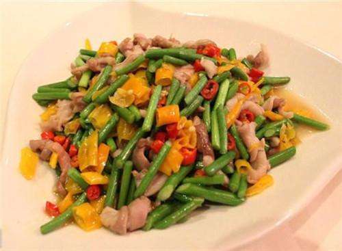 猪肚和什么菜搭配颜色好看又好吃,猪肚禁忌食物搭配