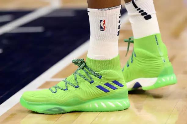 骚韦,骚韦最新投篮视频