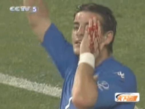 韩国队长：我们02年神奇逆转了意大利！国足球迷：你太不要脸了！