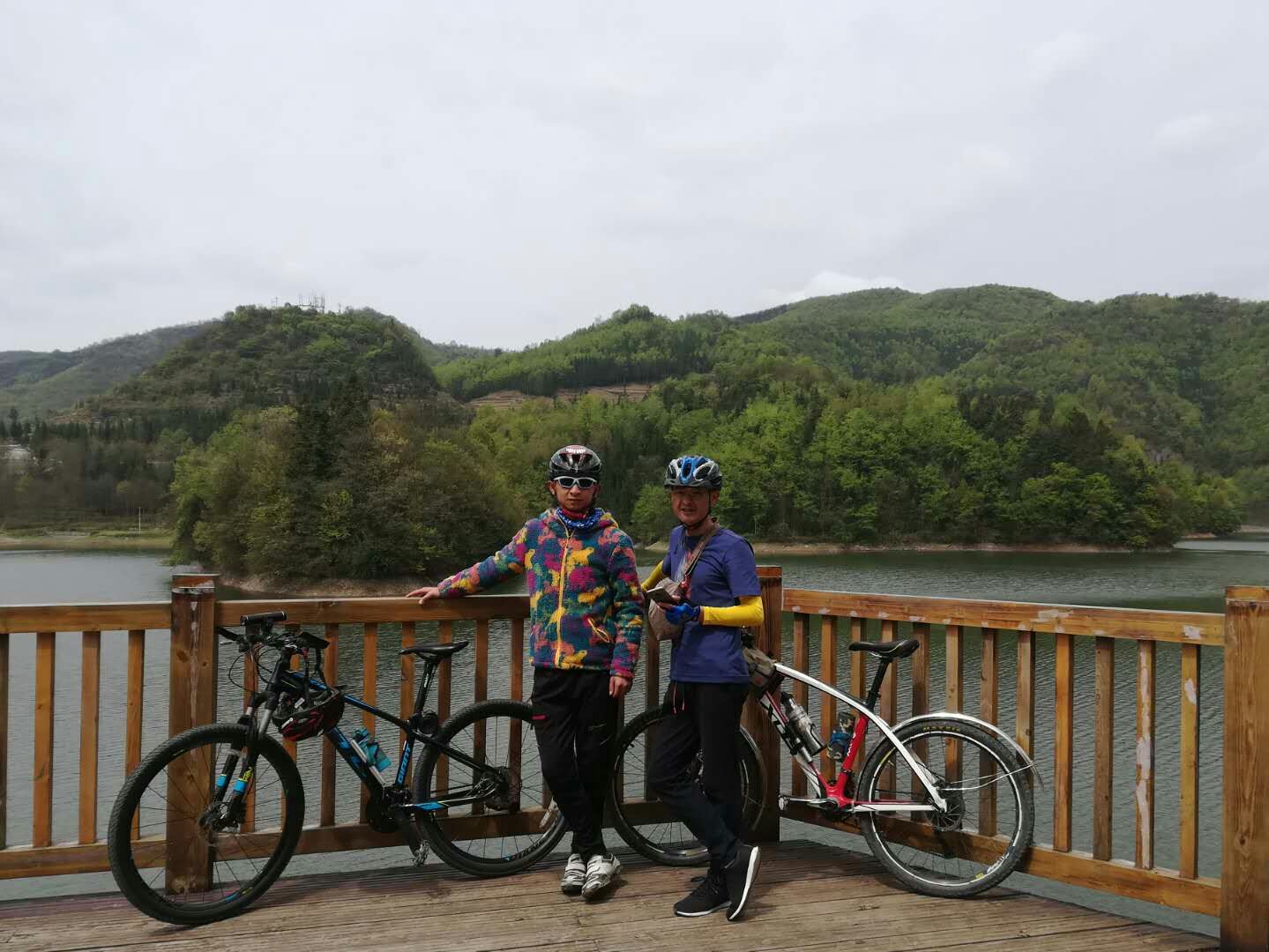 骑行遇险却呼救无门,骑行意外险避坑